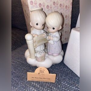 RETIRED PRECIOUS MOMENTS “No tears Past the gate” 1986 collectible